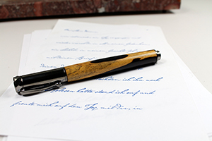 Rollerball aus Holz Ebenholz schwarz Weiss
